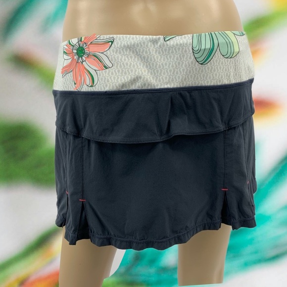 RARE Lululemon Run: Speed Skirt Skort Size 6 Floral Grey Lined Tennis - Picture 3 of 9